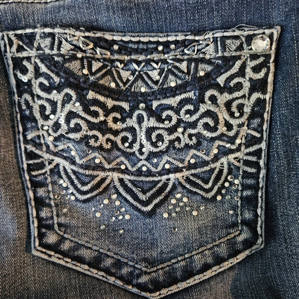 Juniors' WallFlower Like New Luscious Curvy Bling Bootcut Jeans sz 11x32" - Picture 7 of 11